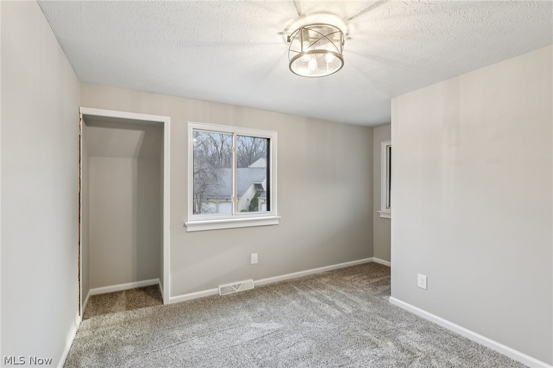 53 Landings Way Avon Lake OH 44012