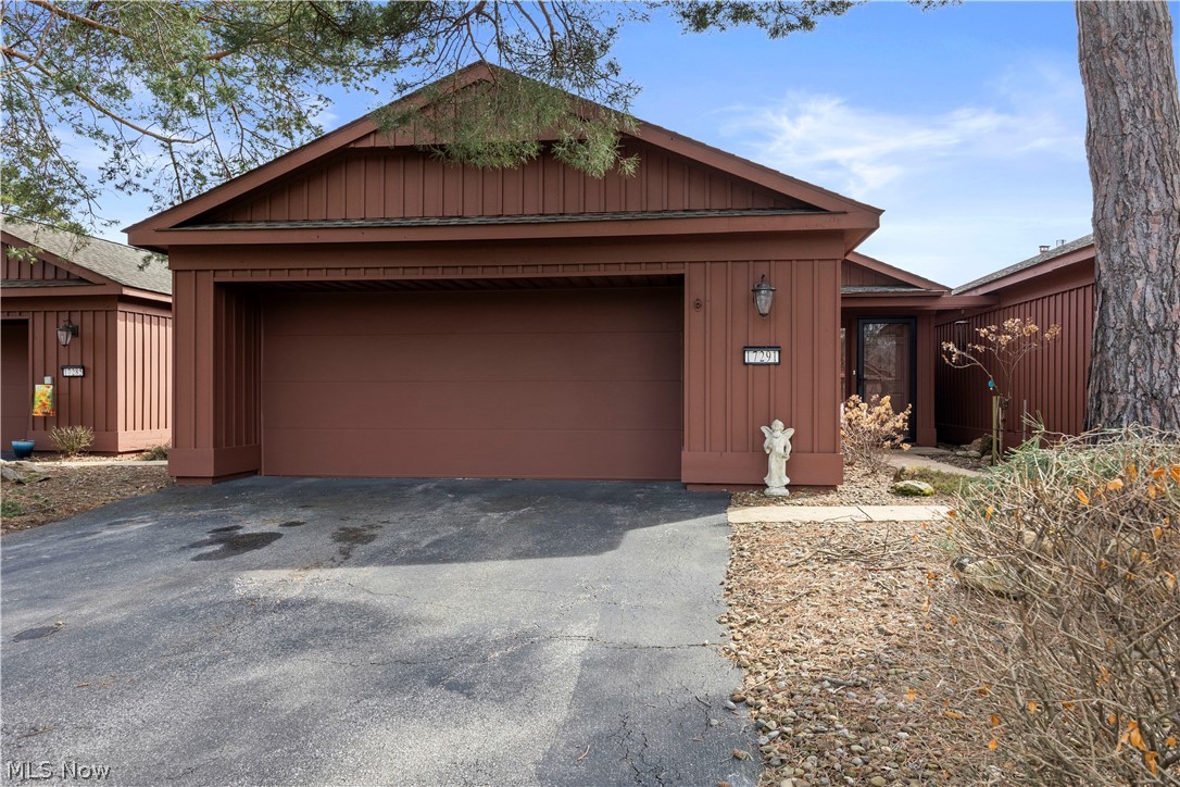 17291 Iyami Court Strongsville OH 44136