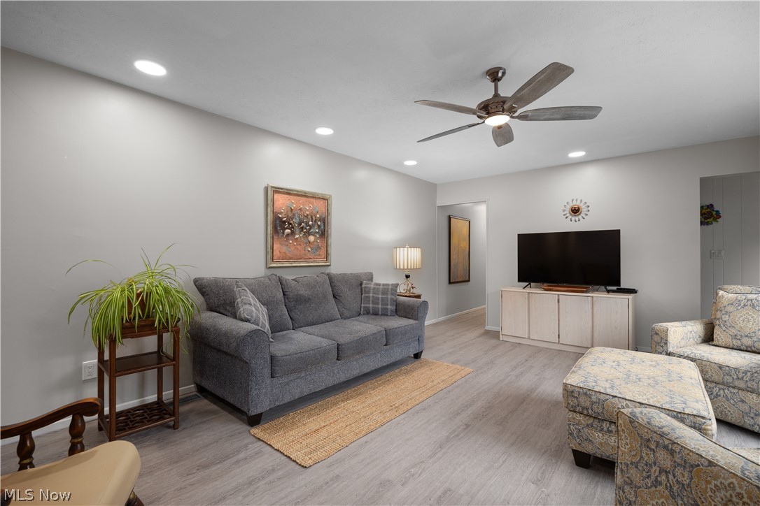17291 Iyami Court Strongsville OH 44136