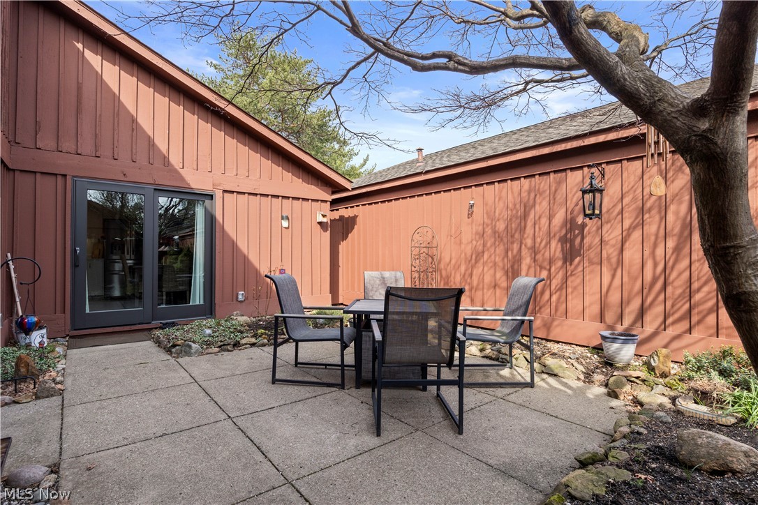17291 Iyami Court Strongsville OH 44136