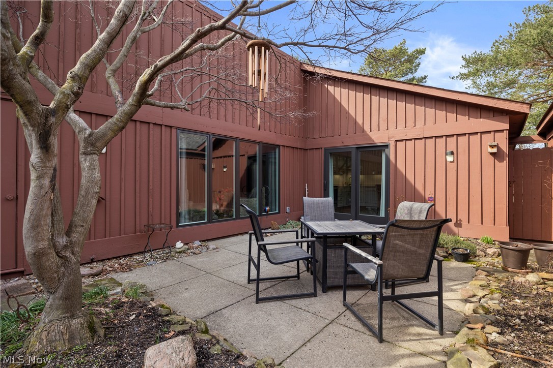 17291 Iyami Court Strongsville OH 44136