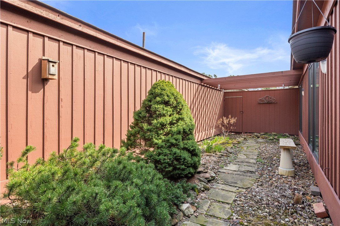 17291 Iyami Court Strongsville OH 44136