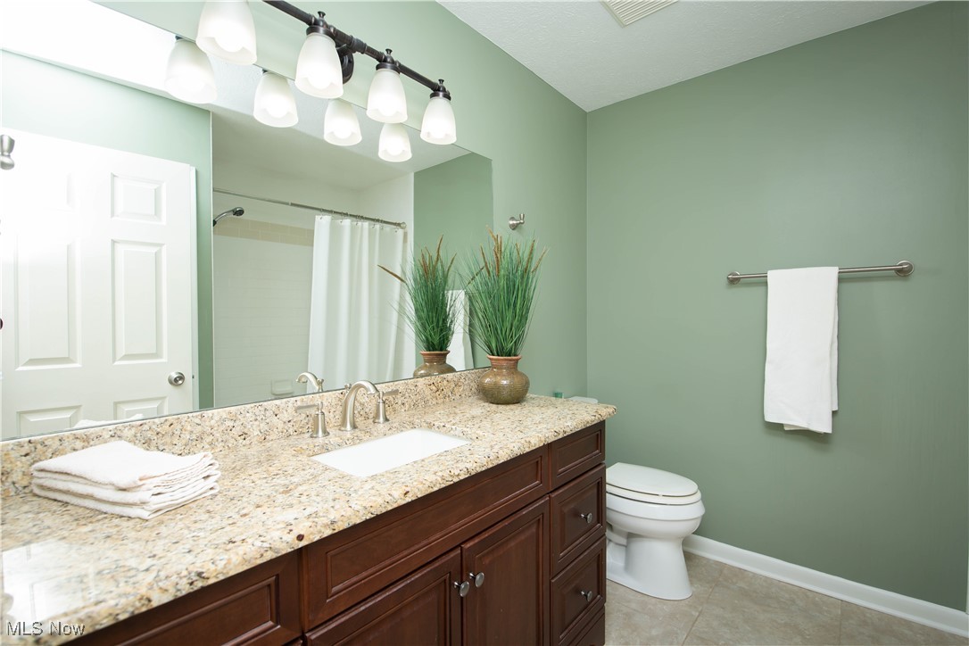 750-2 Hampton Circle Aurora OH 44202