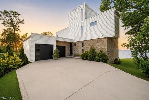 280 Buckeye Drive Sheffield Lake OH 44054