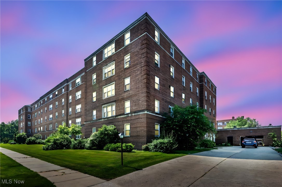 13800 Fairhill Road Cleveland OH 44120