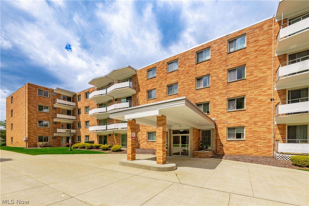 521 Tollis Parkway Broadview Heights OH 44147