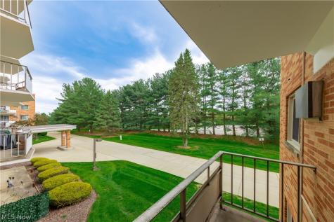 521 Tollis Parkway Broadview Heights OH 44147