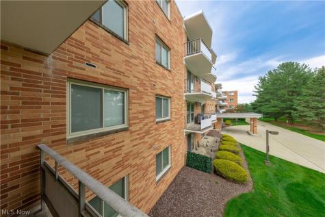 521 Tollis Parkway Broadview Heights OH 44147