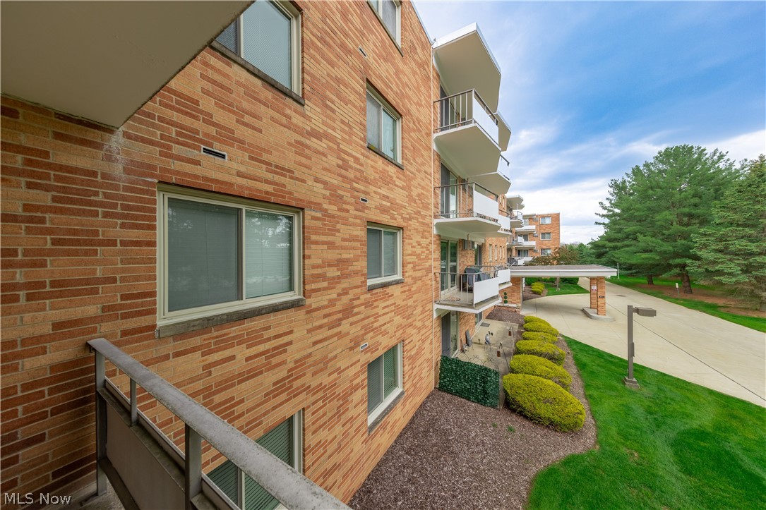 521 Tollis Parkway Broadview Heights OH 44147