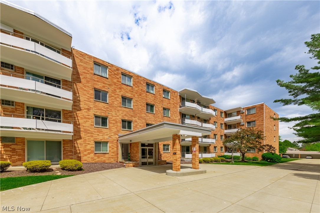 521 Tollis Parkway Broadview Heights OH 44147