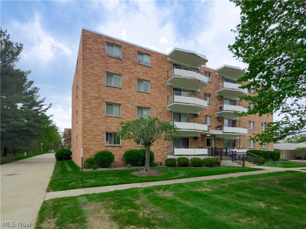 521 Tollis Parkway Broadview Heights OH 44147