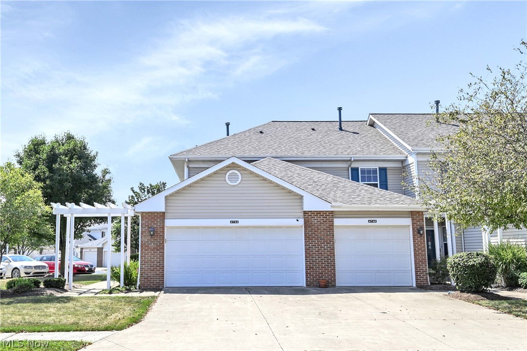 6744 Asterhurst Trace Middleburg Heights OH 44130