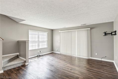 6744 Asterhurst Trace Middleburg Heights OH 44130