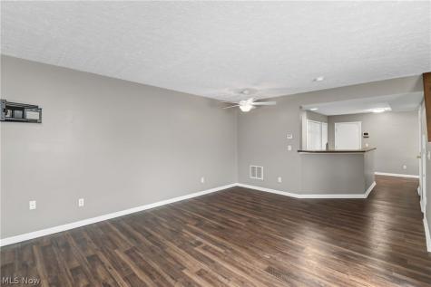 6744 Asterhurst Trace Middleburg Heights OH 44130