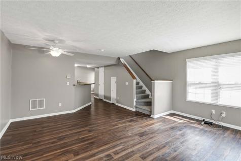 6744 Asterhurst Trace Middleburg Heights OH 44130