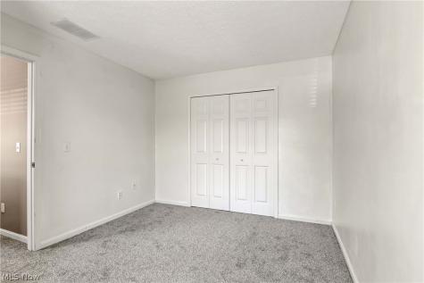 6744 Asterhurst Trace Middleburg Heights OH 44130