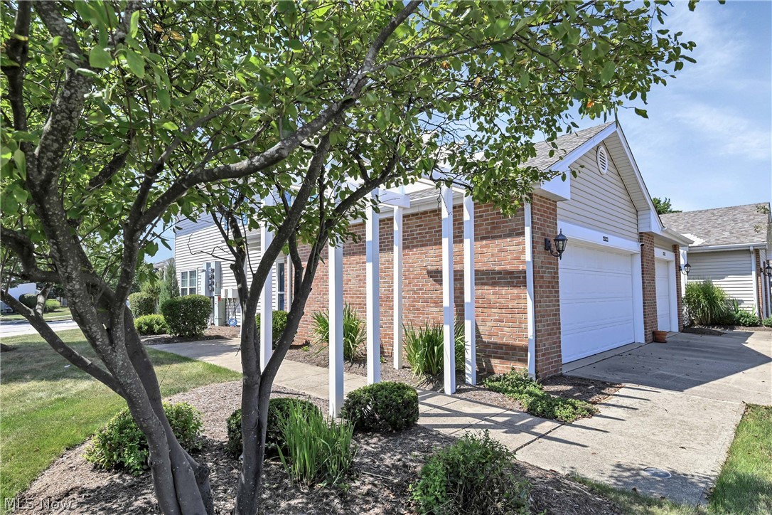 6744 Asterhurst Trace Middleburg Heights OH 44130