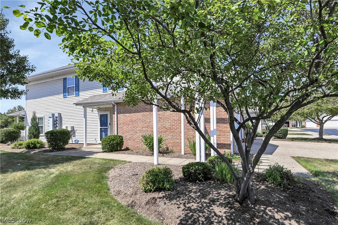 6744 Asterhurst Trace Middleburg Heights OH 44130