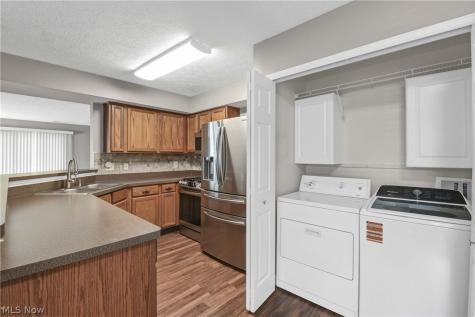 6744 Asterhurst Trace Middleburg Heights OH 44130