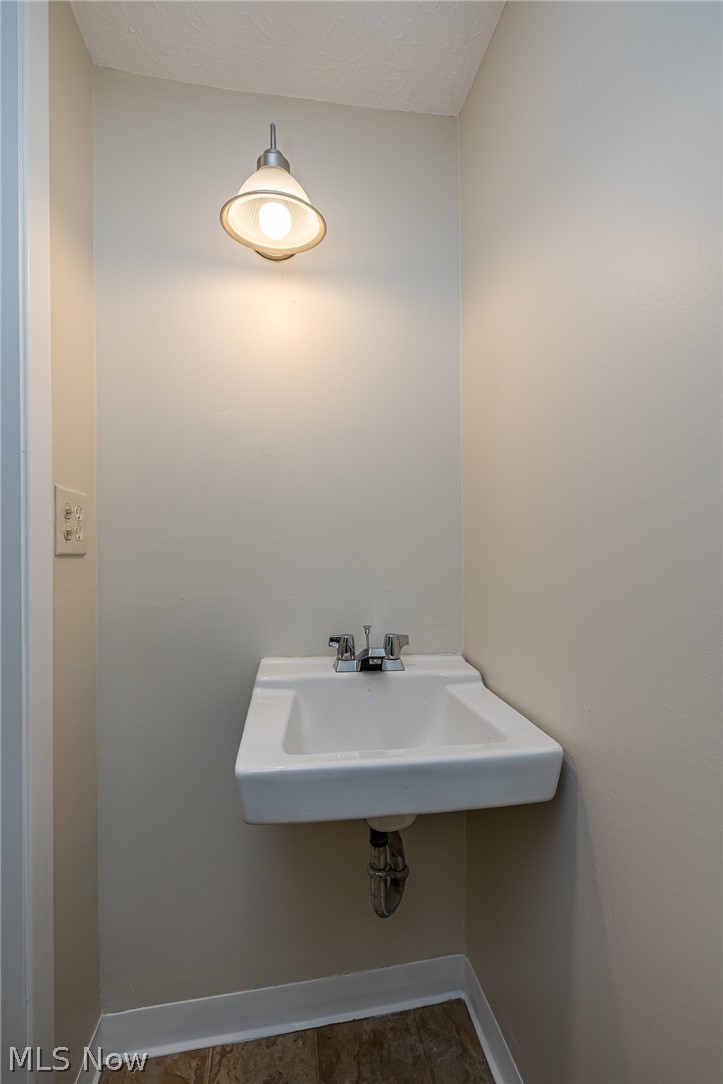 13748 Oakbrook Drive North Royalton OH 44133