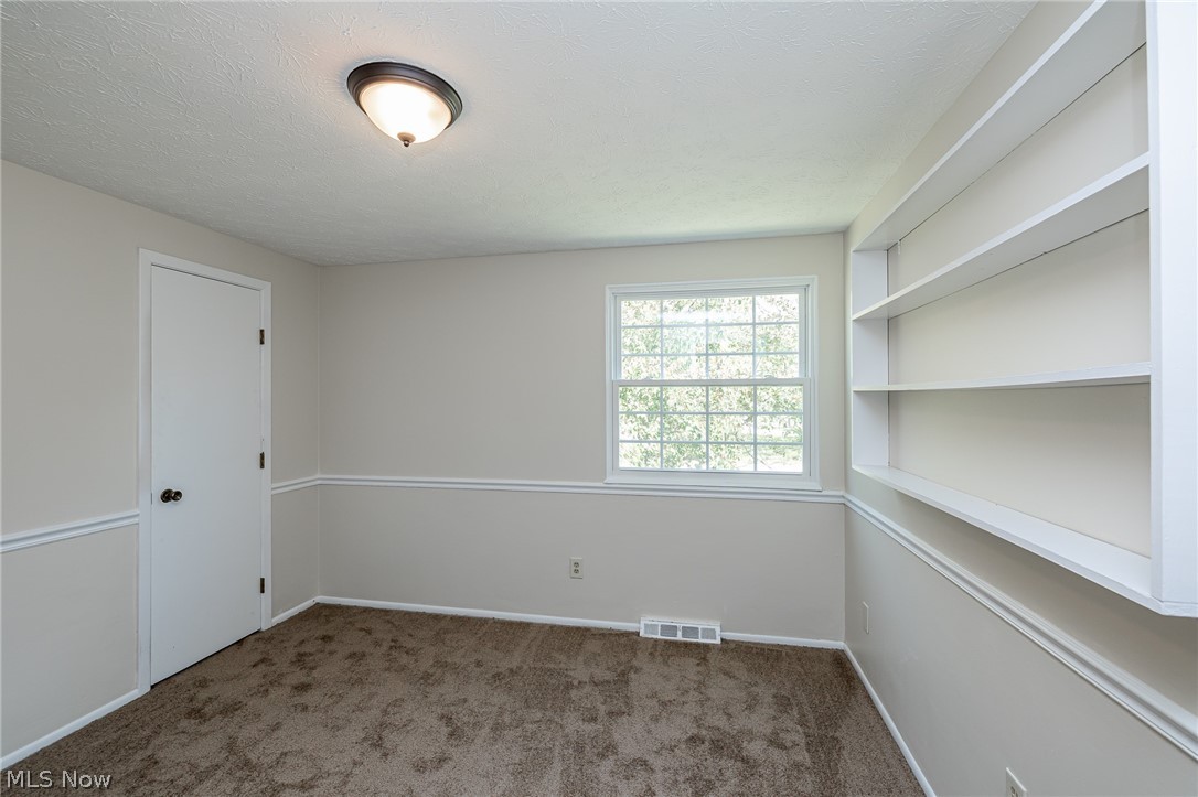 13748 Oakbrook Drive North Royalton OH 44133