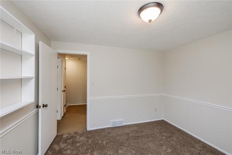 13748 Oakbrook Drive North Royalton OH 44133
