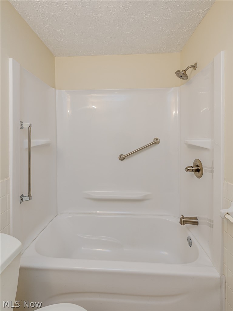 13748 Oakbrook Drive North Royalton OH 44133