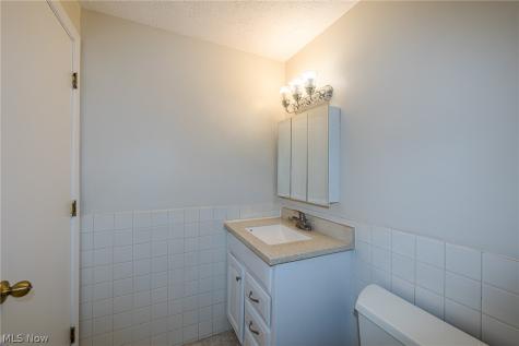 13748 Oakbrook Drive North Royalton OH 44133