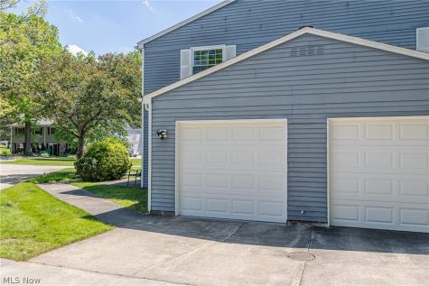 13748 Oakbrook Drive North Royalton OH 44133