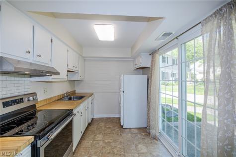 13748 Oakbrook Drive North Royalton OH 44133