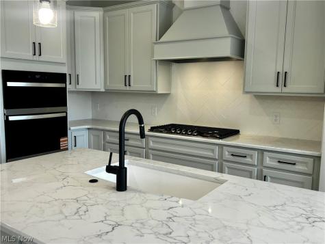 18 Paige Lane Hudson OH 44236