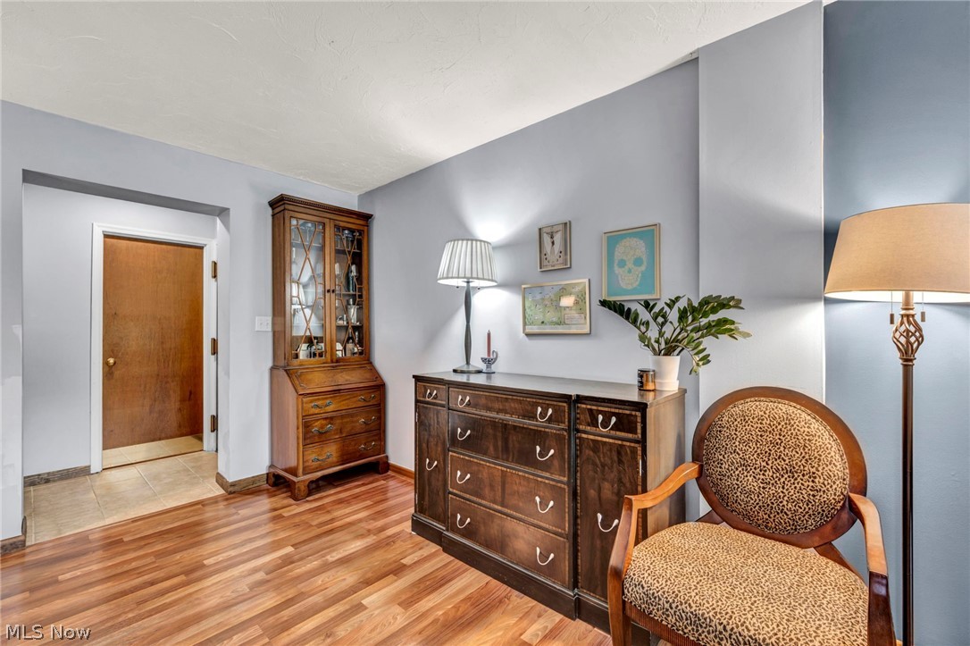 15555 Hilliard Road Lakewood OH 44107