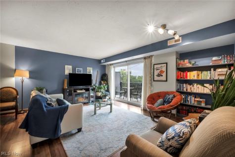 15555 Hilliard Road Lakewood OH 44107