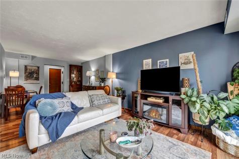 15555 Hilliard Road Lakewood OH 44107
