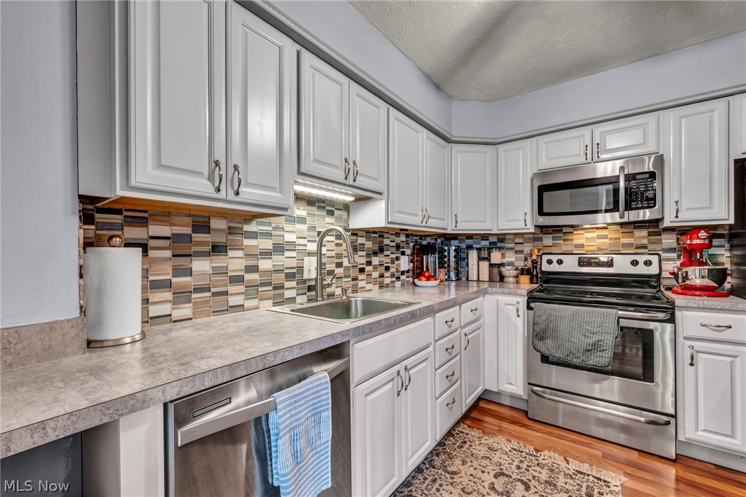 15555 Hilliard Road Lakewood OH 44107