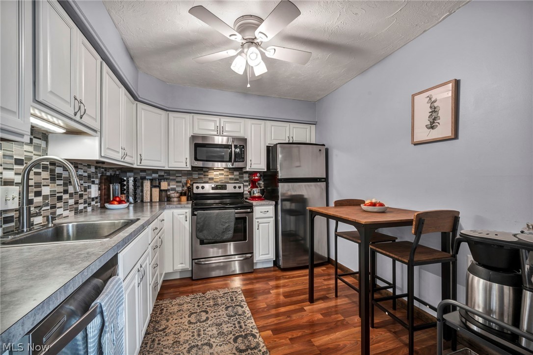 15555 Hilliard Road Lakewood OH 44107