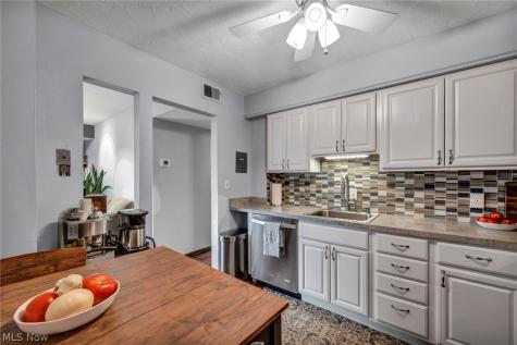 15555 Hilliard Road Lakewood OH 44107
