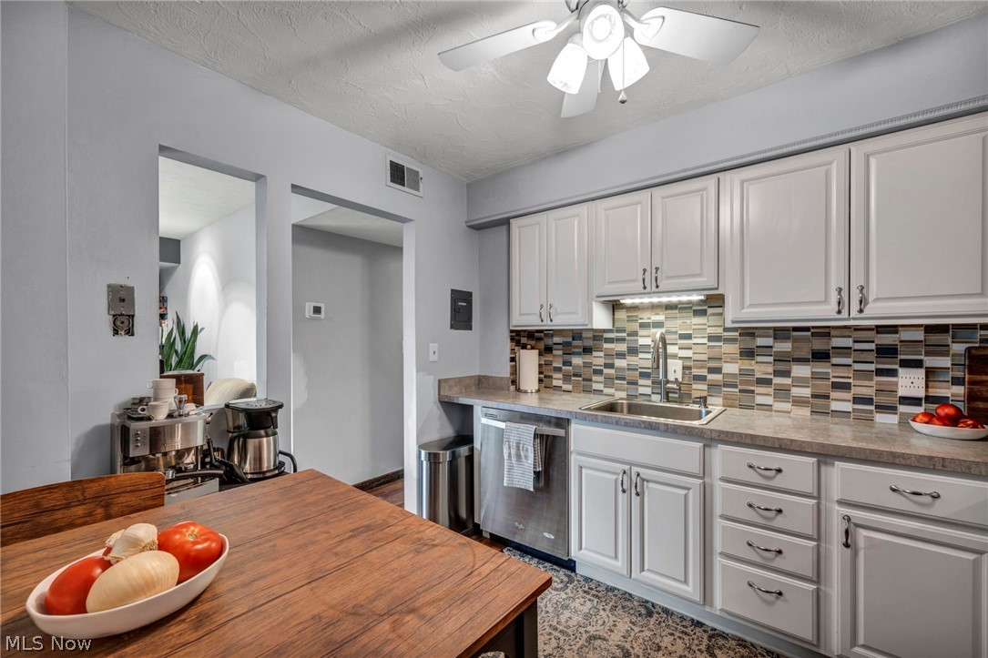 15555 Hilliard Road Lakewood OH 44107