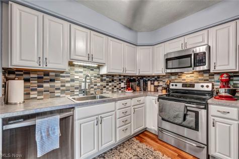 15555 Hilliard Road Lakewood OH 44107