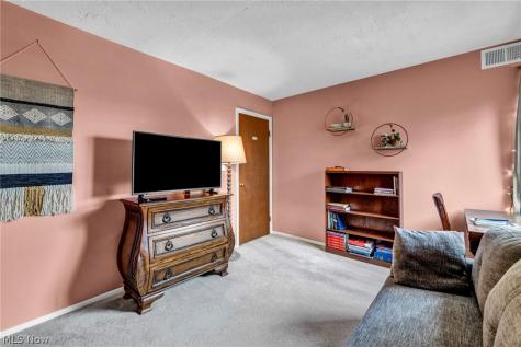 15555 Hilliard Road Lakewood OH 44107