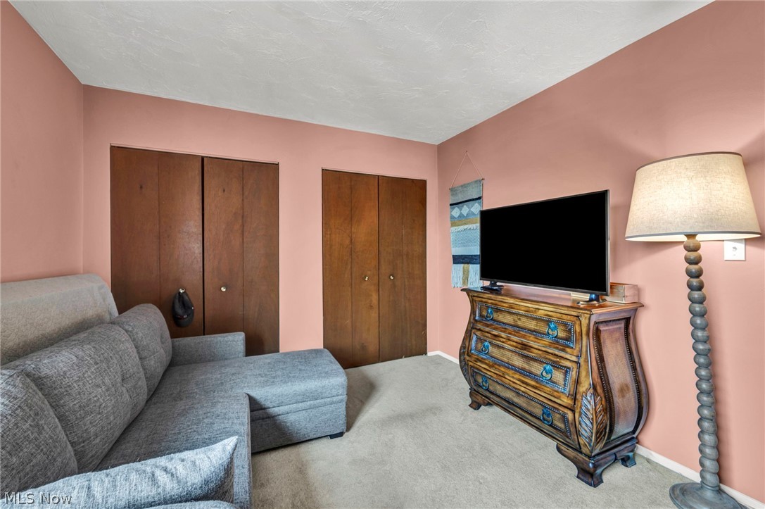 15555 Hilliard Road Lakewood OH 44107