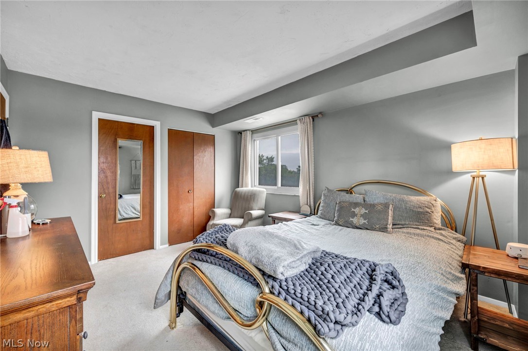 15555 Hilliard Road Lakewood OH 44107