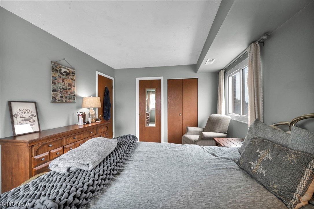 15555 Hilliard Road Lakewood OH 44107
