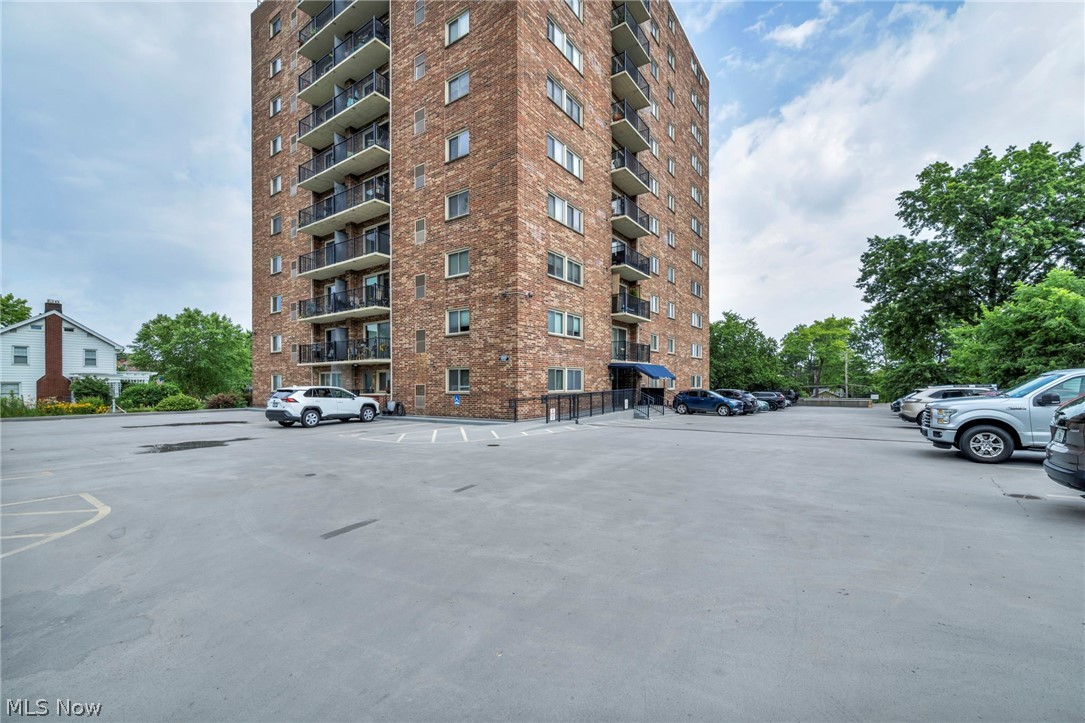 15555 Hilliard Road Lakewood OH 44107