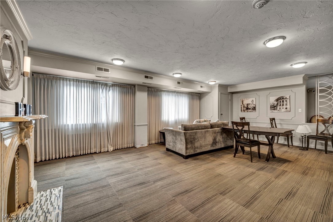 15555 Hilliard Road Lakewood OH 44107
