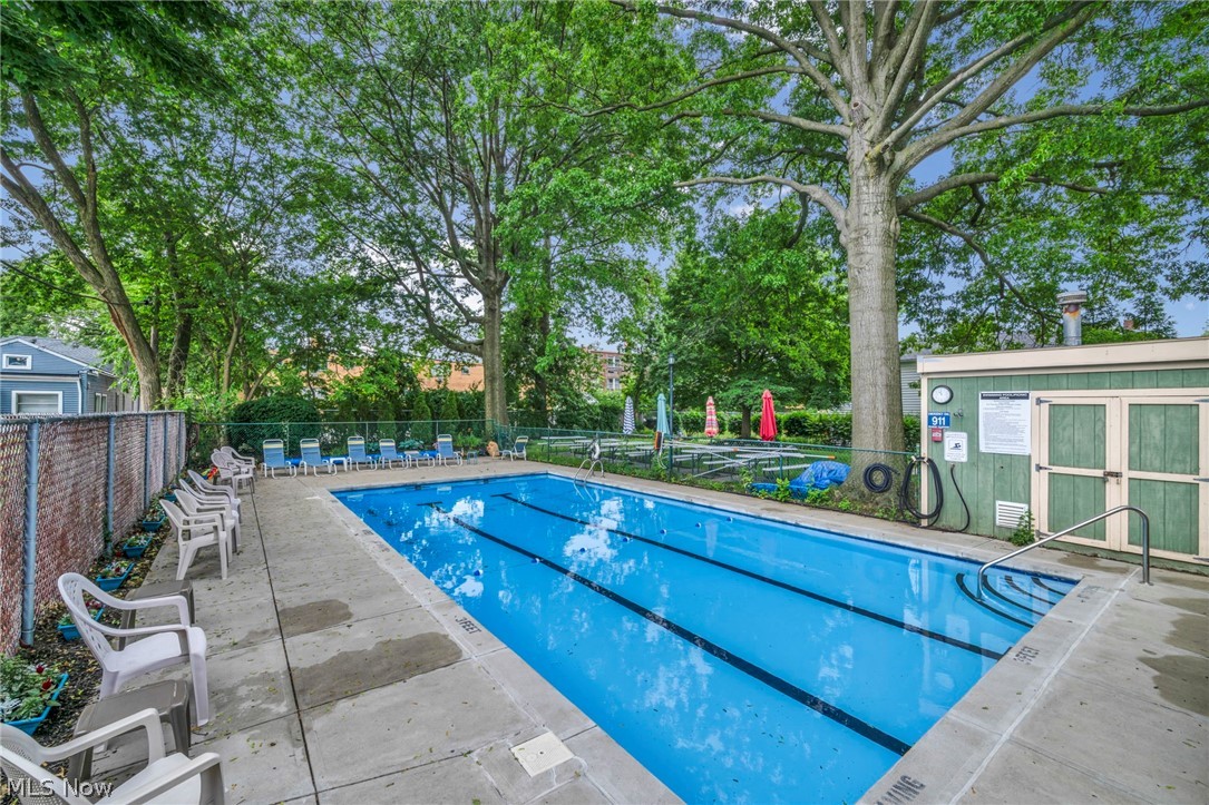 15555 Hilliard Road Lakewood OH 44107