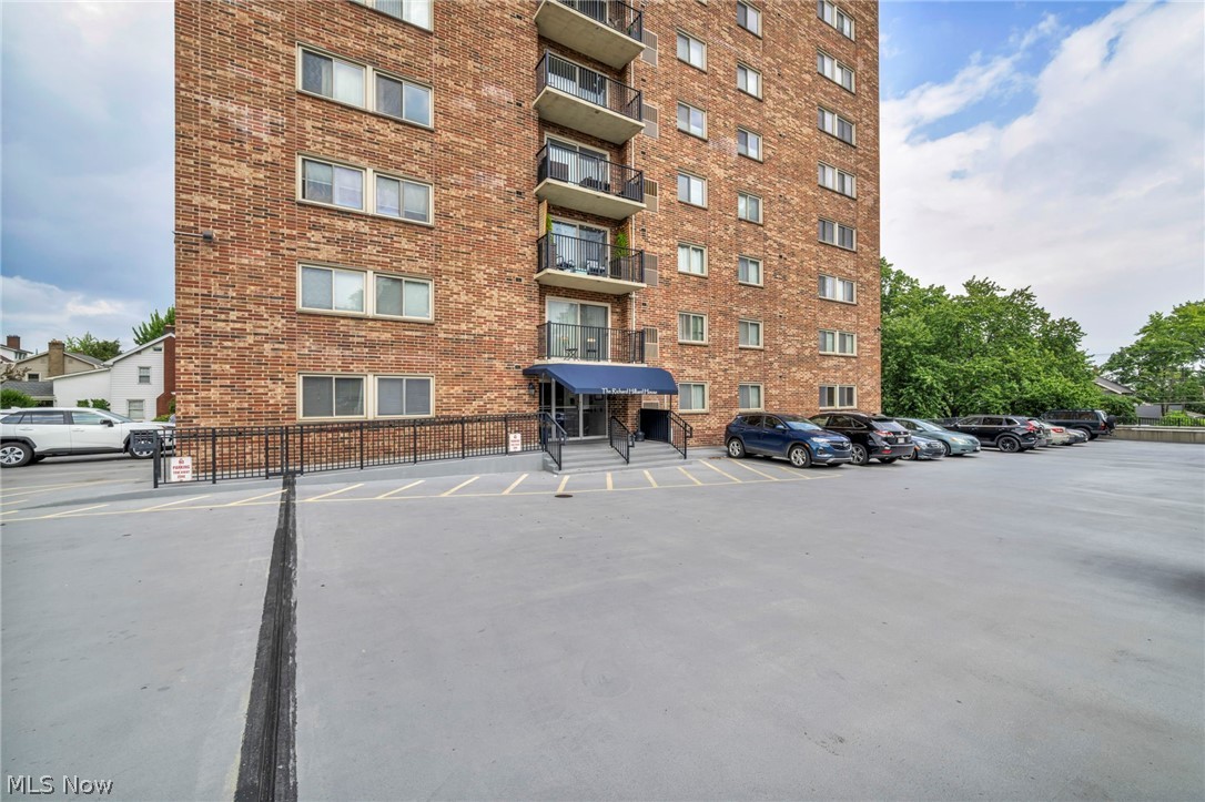 15555 Hilliard Road Lakewood OH 44107