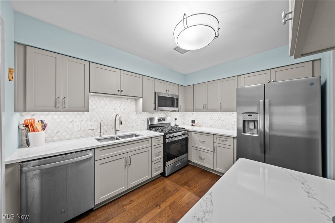 2112 Acacia Park Drive Lyndhurst OH 44124