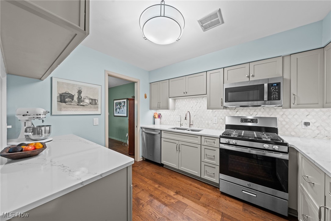 2112 Acacia Park Drive Lyndhurst OH 44124