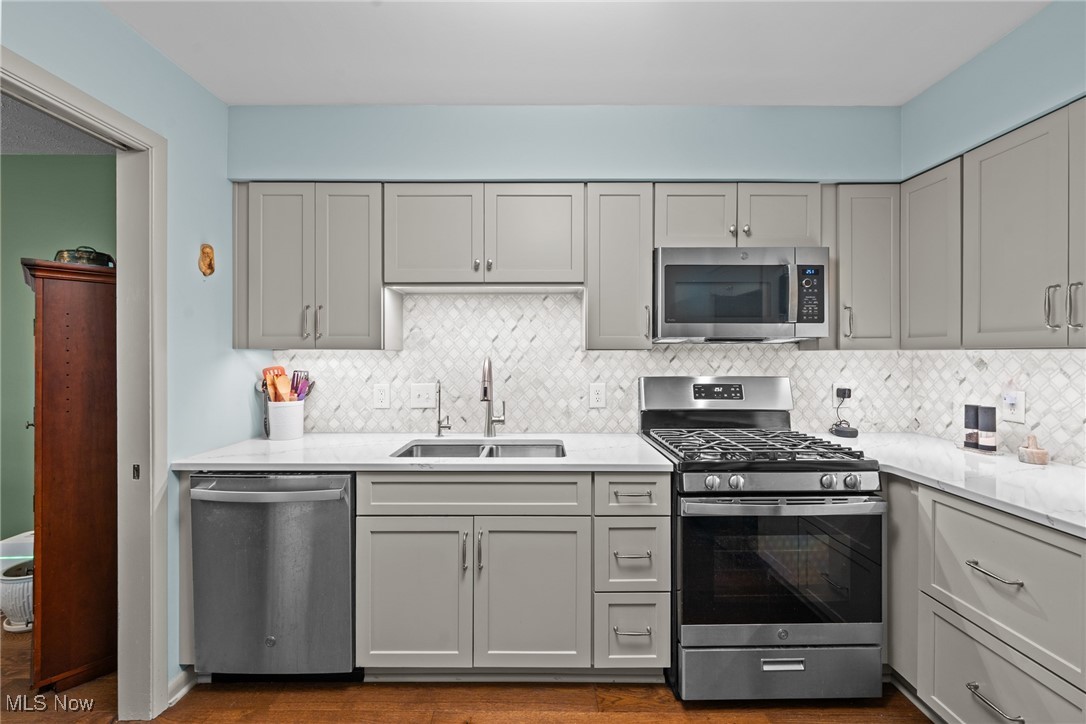 2112 Acacia Park Drive Lyndhurst OH 44124